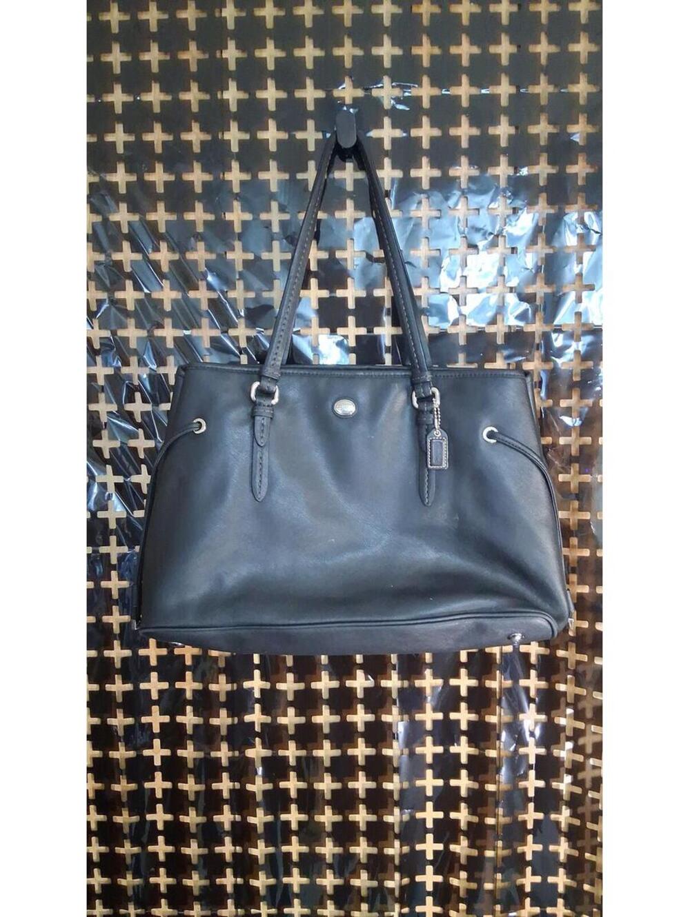 Coach Black Leather Tote Shoulder Bag Classic Everyday Purse